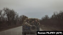 Українські військові в околицях Часового Яру, який є обʼєктом атак сил РФ упродовж останніх місяців