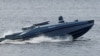 Український безпілотний морський апарат Magura V5 на воді під час виставки військової техніки та зброї, 13 квітня 2024 року