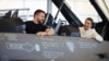 Preşedintele ucrainean Volodimir Zelenski şi premierul Danemarcei, Mette Frederiksen, într-un avion F-16, cu ocazia vizitei de duminică a liderului de la Kiev la baza aeriană Skrydstrup din Danemarca. 
