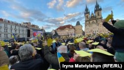 Масова акція на підтримку України у центрі Праги. Чехія, 24 лютого 2024 року