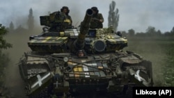 «Всього, протягом доби, ворог завдав 53 ракетних та 11 авіаційних ударів. Також, здійснив понад 30 обстрілів з реактивних систем залпового вогню», – Генштаб ЗСУ