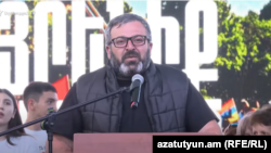 Armenia - Opposition lawmaker Garnik Danielyan addresses an antigovernment rally in Yerevan, May 12, 2024.