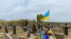 Поліція просить жителів прифронтових територій утриматися від відвідування кладовищ у поминальні дні
