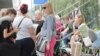 Везуть дітей на море...Понад 30 тисяч українців зараз щодоби виїжджають лише через кордон із Польщею