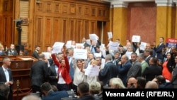 Deo opozicije pokušava da ometa rad Narodne skupštine Srbije, Beograd, 5. septembar 2023.