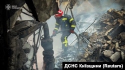Наслідки одного з російських ударів на Київщині, фото ілюстративне