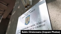 Procurorii DIICOT au reținut un bărbat acuzat de terorism.