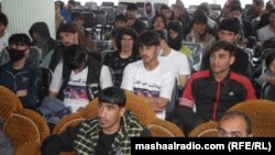 د مارچ پر ۲۴مه د پکتیا ولایت ورزشکاران په ستاینغونډه کې ناست دي. 