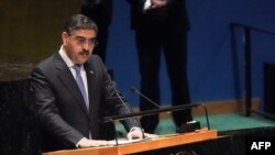 د پاکستان لنډمهاله وزيراعظم انوارالحق کاکړ ـ انځور له ارشيفه