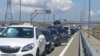 «Семь часов в пробке»: россияне «штурмуют» Крымский мост