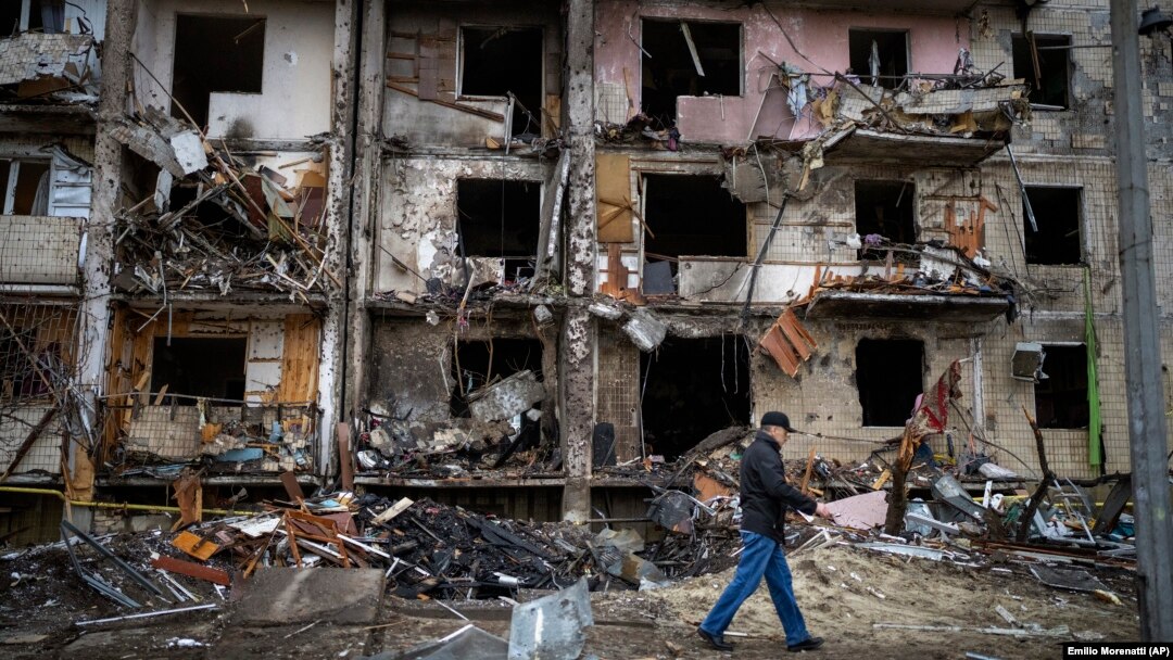 Kiev, 25 februarie 2022. Primele bombardamente asupra infrastructurii civile din Ucraina.