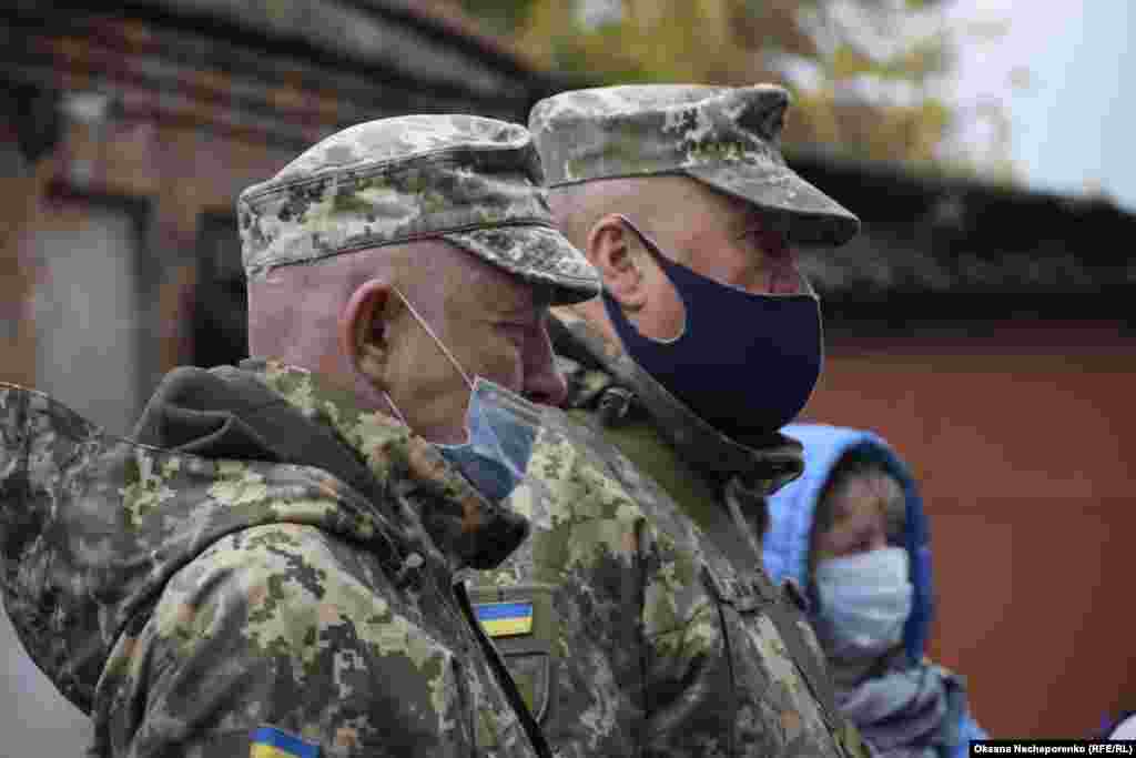 Как сообщает корреспондент Радіо Свобода, на мероприятии присутствовали волонтеры, ветераны – участники боевых действий на Донбассе и их родные