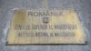 Potrivit Constituției, Consiliul Superior al Magistraturii (CSM) are rolul de garant al independenței justiției. Decide cu privire la recrutarea, promovarea, transferarea, detașarea, cercetarea disciplinară și eliberarea din funcție a judecătorilor și procurorilor.