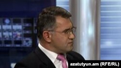 Արմեն Մարտիրոսյանը «Ազատության» ստուդիայում: