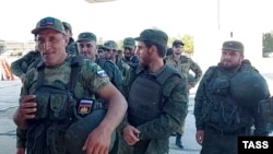 Мобилизованные жители Республики Дагестан во время отправки на войну против Украины. Россия, 3 октября 2022 года