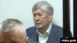 Алмазбек Атамбаев. Архивдик сүрөт.