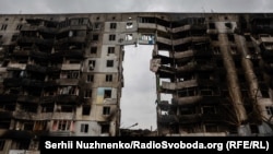 Зруйнований російськими військовими будинок в Бородянці на Київщині, яка пережила російську окупацію, 8 квітня 2022 року