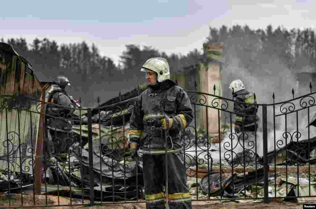 Қостанай облысындағы өртке не себеп болғаны белгісіз. Төтенше жағдай министрлігі өртке күннің ыстықтығы себеп болуы мүмкін деп мәлімдеген. Өрттен соң "Отпен абайсыз жұмыс iстеу арқылы ауыр зардаптарға әкеп соққан не аса ірі залал келтірілген іс-әрекет", "Ормандарды жою", "Абайсызда екі не одан да көп адамның өліміне әкеп соққан өрт қауіпсіздігі талаптарын бұзу" баптары бойынша қылмыстық іс қозғалды. Аманқарағай ауылы. 5 қыркүйек 2022 жыл. 