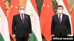 Эмомалӣ Раҳмон, президенти Тоҷикистон ва Сӣ Ҷинпин, раҳбари Чин