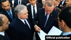Թուրքիա - Հայաստանի արտգործնախարար Էդվարդ Նալբանդյանը Թուրքիայի նորընտիր նախագահ Ռեջեփ Էրդողանին է փոխանցում Հայոց ցեղասպանության 100-ամյակի միջոցառումներին ներկա լինելու՝ նախագահ Սերժ Սարգսյանի հրավեր-նամակը, Անկարա, 28-ը օգոստոսի, 2014թ․