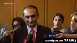 ՊԵԿ նախագահ Վարդան Հարությունյանը պատասխանում է լրագրողների հարցերին, 7-ը նոյեմբերի, 2016 թ․ 