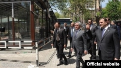 Նախագահ Սերժ Սարգսյանը Մաշտոցի պուրակում, 1-ը մայիսի, 2012թ.