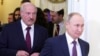 Президент Білорусі Олександр Лукашенко (л) і його російський колега Володимир Путін, Санкт-Петербург, Росія, 20 грудня 2019 року