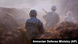 Հայկական ԶՈՒ զինծառայողները մարտական հերթապահություն են իրականացնում Տավուշի սահմանագոտում, 14-ը հուլիսի, 2020թ.