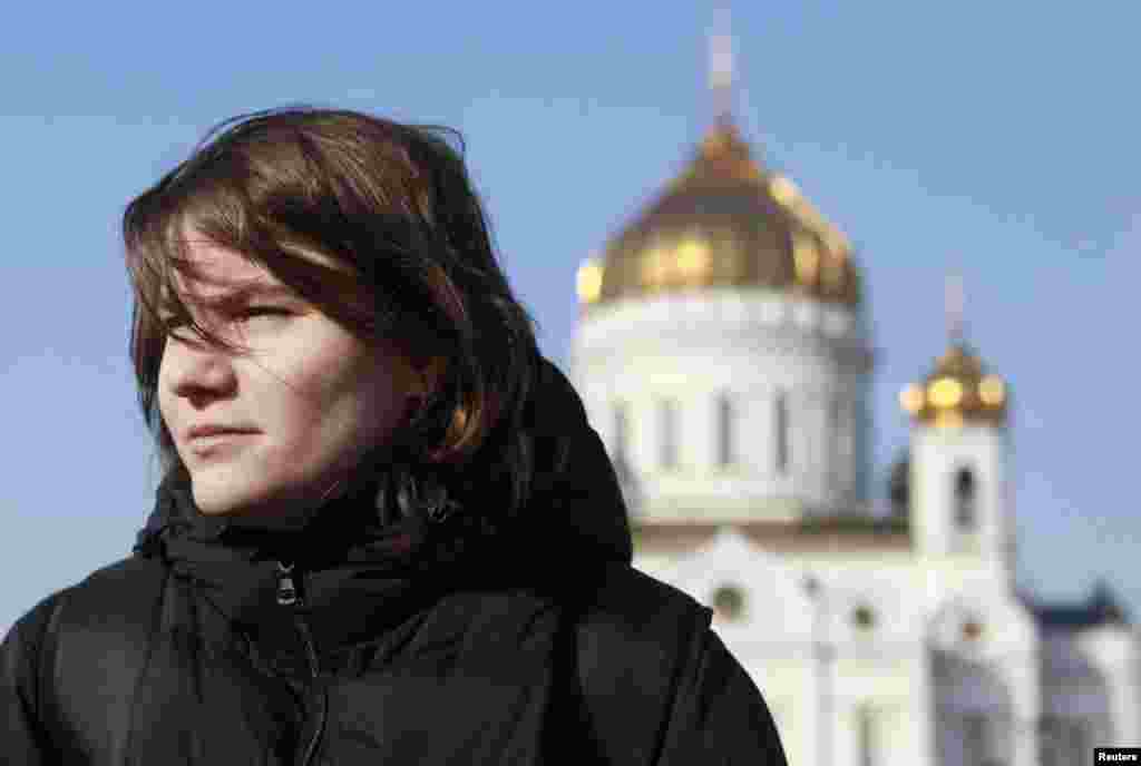 Сложнее всего после акции в храме Христа Спасителя и судебного процесса сложилась судьба у Екатерины Самуцевич: несмотря на то что ей изменили срок на условный, судимость и репутация доставили ей немало хлопот. "После того как срок истек, выяснилось, что мое наказание продолжается. Серьезную работу я так и не нашла: пару раз я удачно проходила тестовые испытания по вакансии программиста, но в финале мне всегда отказывали без объяснения причин. Последний этап трудоустройства во многих фирмах представляет собой контрольную проверку человека: его имя забивают в поисковик. Этот этап во всех случаях был провален", – говорила Самуцевич в интервью изданию Wonderzine в феврале 2017 года.