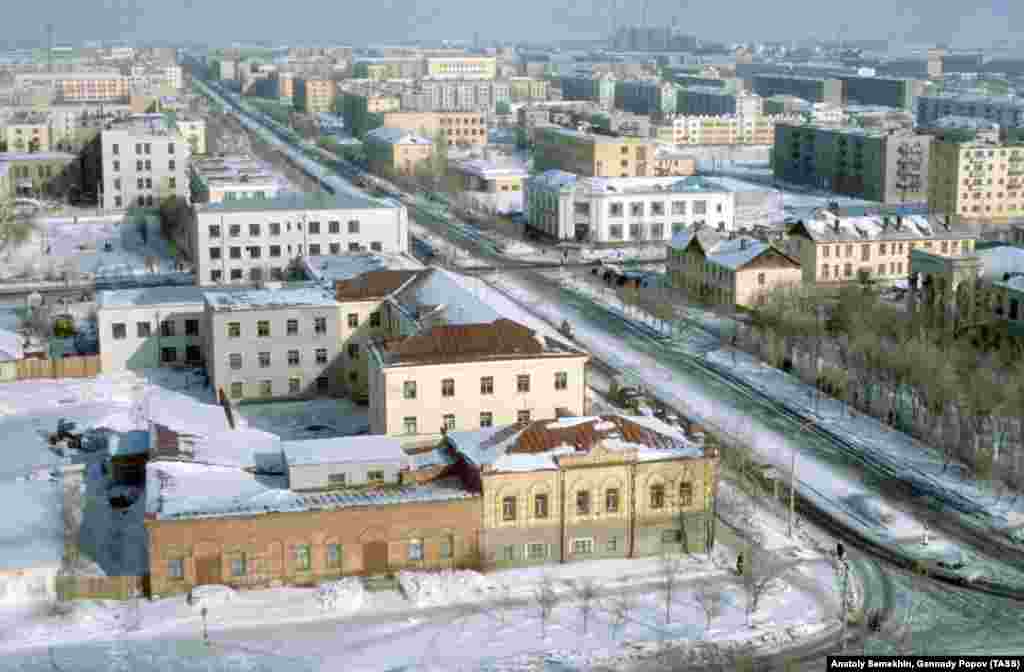 В советский период Целиноград (на снимке - 1979 год) был одним из периферийных штабов, из которого власти Казахской ССР с подачи Москвы координировали освоение целины - распашку степей под пшеницу. 