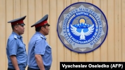 Вход в здание ГКНБ. Бишкек