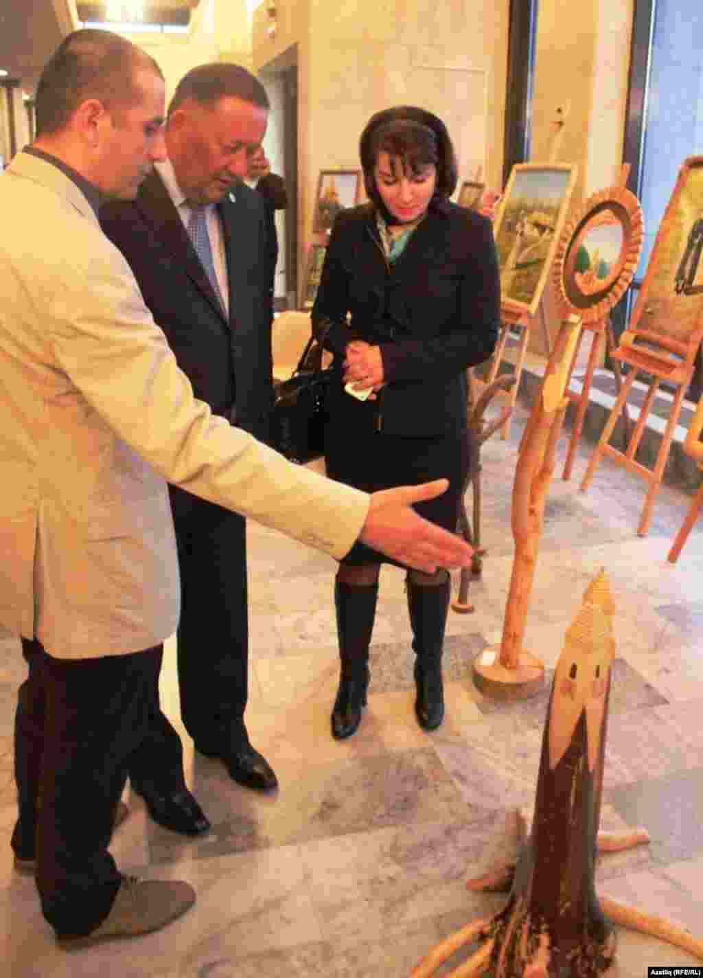 Татарстан мәдәният министры Айрат Сибагатуллин (уртада)