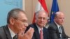 Aleksandr Botsan-Kharchenko, Wolfgang Ischinger i Frank Wisner govore na konferenciji za štampu nakon nove runde pregovora o budućnosti Kosova u Beču. 5. novembra2007. godine.