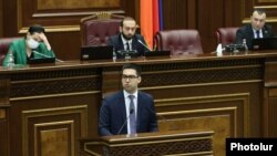 Արդարադատության նախարար Ռուստամ Բադասյանը ելույթ է ունենում Ազգային ժողովում, 30-ը մարտի, 2020թ.