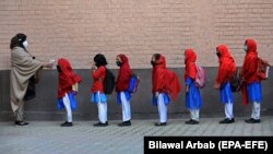چارواکي وايي ښوونځي به د مې تر ۲۳مې پورې تړلې پاتې وي
