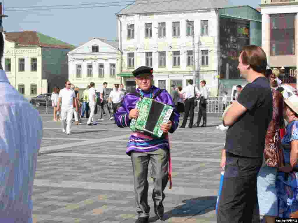 "Уйна, гармун" конкурсында катнашучы