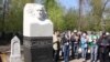 Казанда татар зыялылары Габдулла Кариев каберен зиярәт кылды