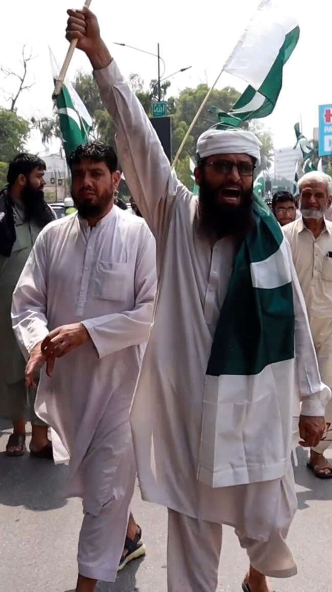 Loviturile mortale ale Indiei asupra Pakistanului au declanșat proteste