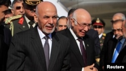 سرتاج عزيز او اشرف غني