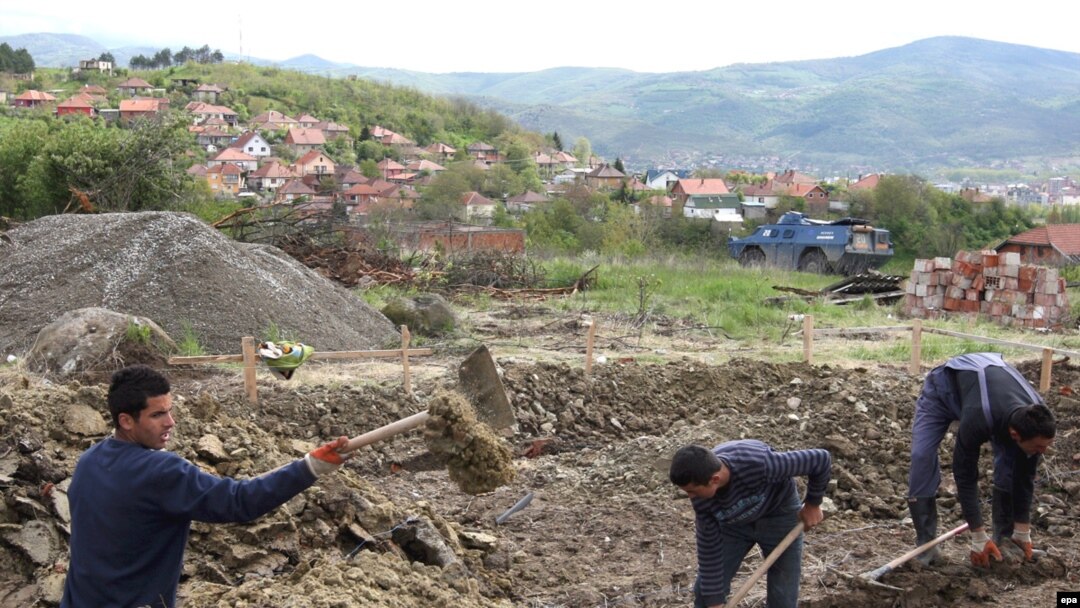 Obnova albanskih kuća u severnoj Kosovskoj Mitrovici 