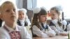 Сім&#39;я Водінових виїхала з Антрацита (Луганська область) у березні 2015 року.&nbsp;<br />
<br />
Відтоді Даша Водінова, її батьки та братик Богдан разом живуть в одній кімнаті київського готелю
