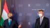 Mađarski premijer Viktor Orban i češki premijer Andrej Babiš, 29. septembar 2021. Poraz Babiša na izborima u Češkoj biće uznemirujuća vest za Orbana, koji bi sledeće godine mogao da izgubi na izborima ako njegovi protivnici održe obećanje da će formirati jedinstven front.