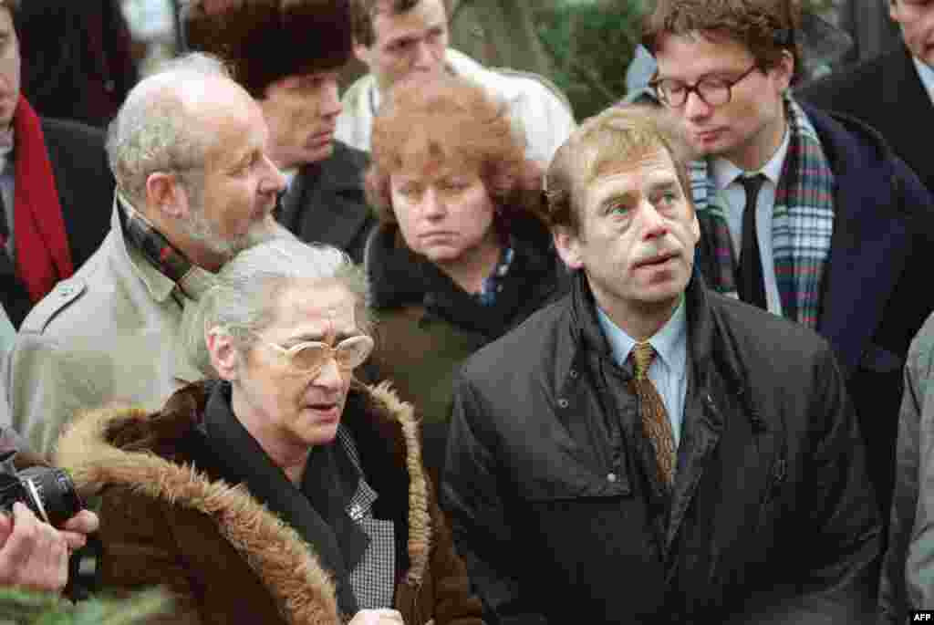 Боннер ва Ватслав Ҳавел дар Маскав, 27-уми феврали соли 1990