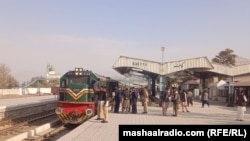 بلوڅ وسله وال وخت ناوخته پر اورګاډو بریدونه کوي. (انځور: ارشیف)