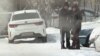 В Казахстане наказывают автовладельцев, которые в морозы долго греют машины во дворах жилых домов