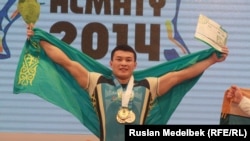 Жасұлан Қыдырбаев әлем чемпионатының алтынын алған сәт. Алматы, 14 қараша 2014 жыл.