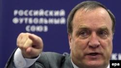 Дик Адвокат первый матч в качестве главного тренера сборной России проведет в Петербурге