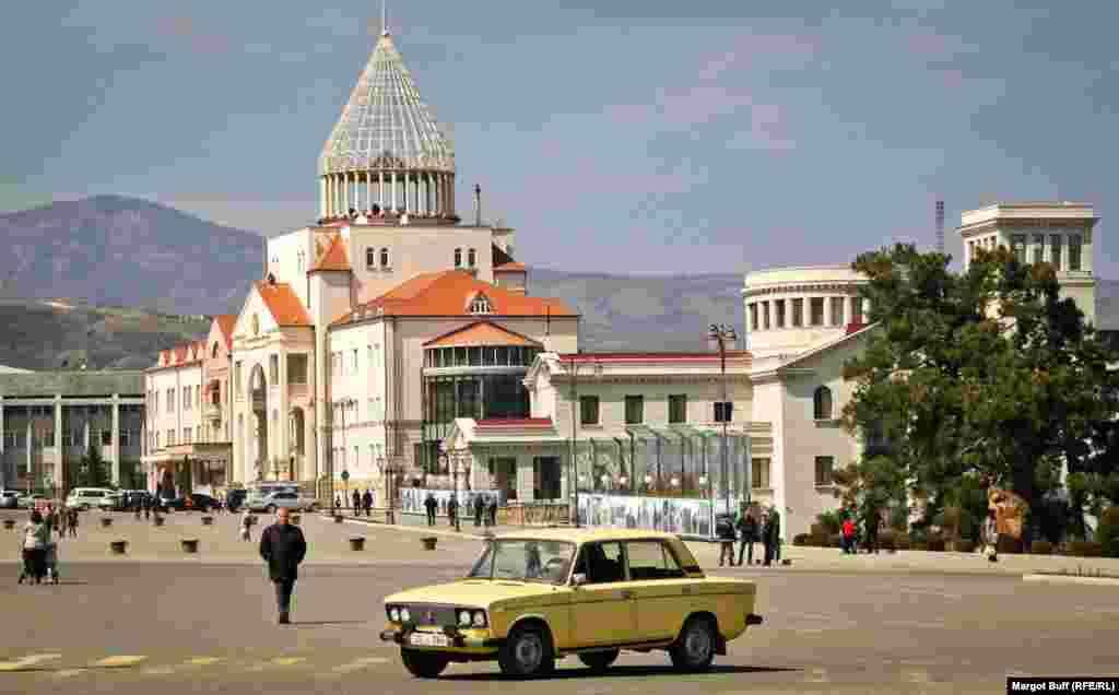 Parlament Nagorno-Karabaha. Region je proglaso nezavisnost 1991. godine, ali bez međunarodnog priznanja do danas.