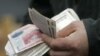 Беларусы эканомяць меней за расейцаў і ўкраінцаў