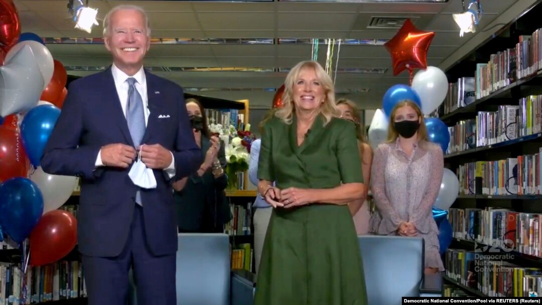 Joe Biden i njegova supruga Jill slave nakon zvanične nominacije tijekom virtualne konvencije, 18. kolovoza